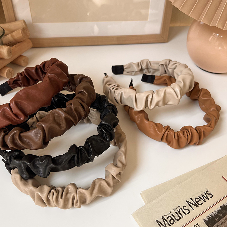 Retro leather pleated headband ~ Height-increasing PU leather Korean autumn and winter new headband, fashionable and simple, for women to slim their hair pic 4
