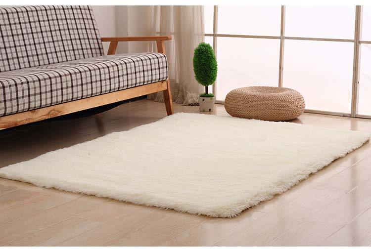 地毯,丝毛地毯,丝毛地毯地垫,客厅地毯地垫,卧室地毯地垫,茶几地毯地垫,床边地毯地垫,地毯易清理,现代简约地毯,简约羊毛地毯,丝毛床边地毯