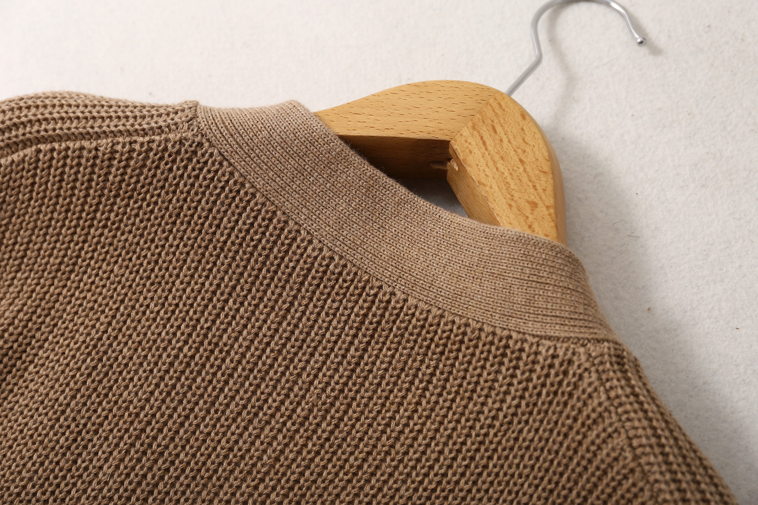 Sweater cardigan autumn and Winter new collection: Knitted silk and cashmere blend cardigan, elegant commuting loose thick knitted sweater for women pic 12