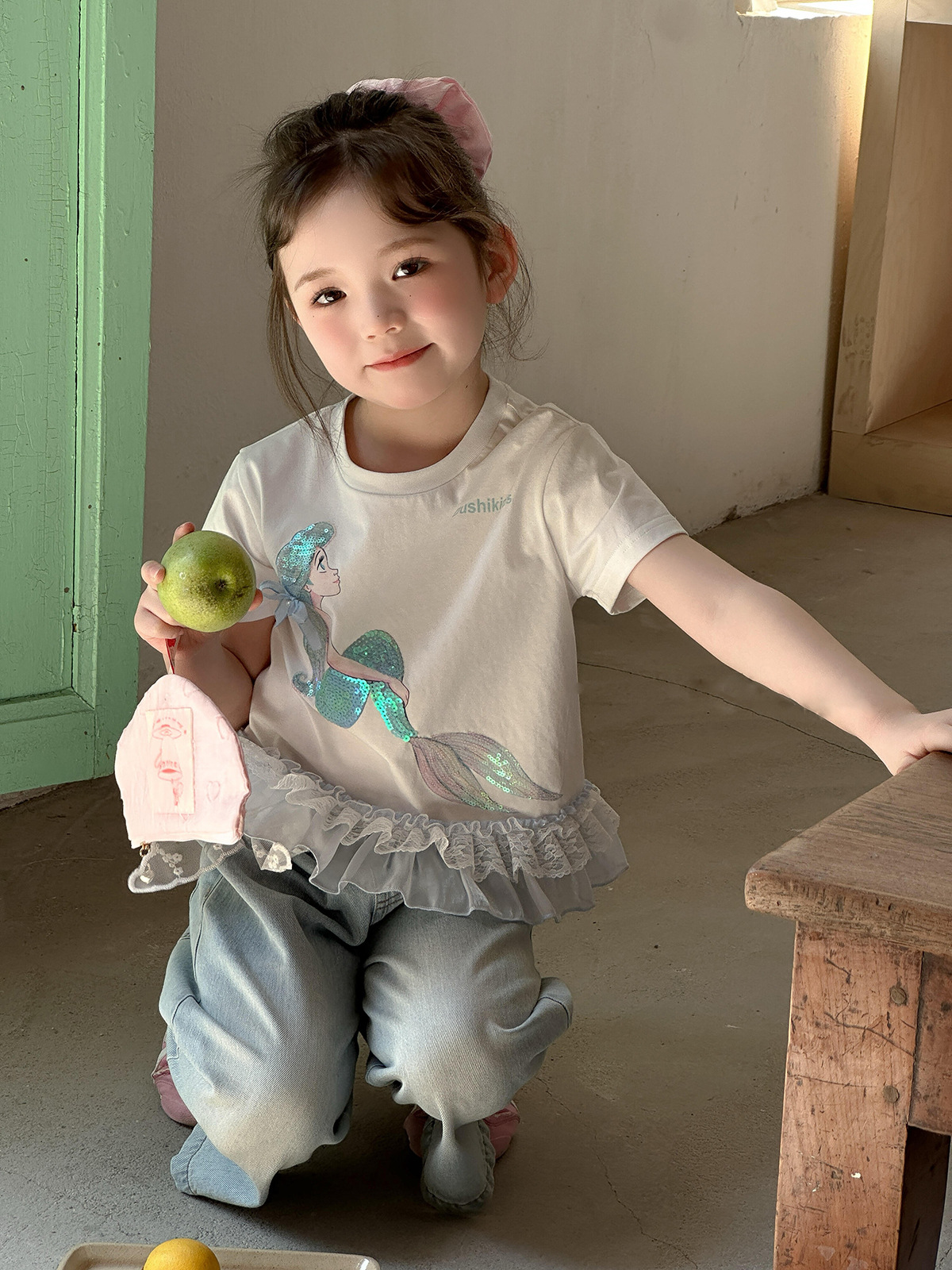 A new summer lace patchwork short-sleeved shirt for girls in 2025, a sweet and fashionable T-shirt for children pic 20