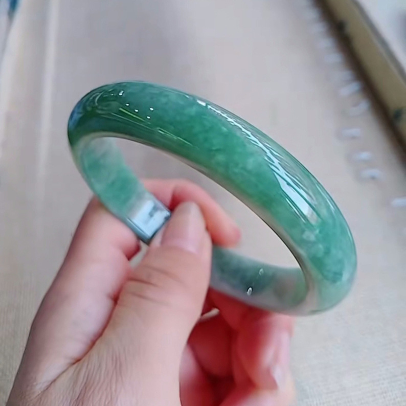 Green jade bracelet, ice glutinous type Burmese jade bracelet, oil blue women's jade bracelet, floating green, direct delivery from the manufacturer pic 10