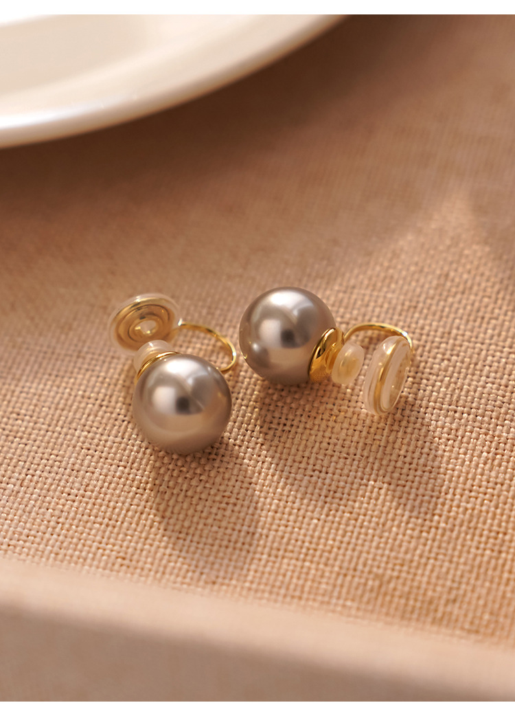 The upgraded version of the Shi Jia Zhen Duo Ma Hui pearl earrings, featuring double silicone mosquito repellent coils and painless ear clips, is a trend of high-end and elegant earrings pic 4