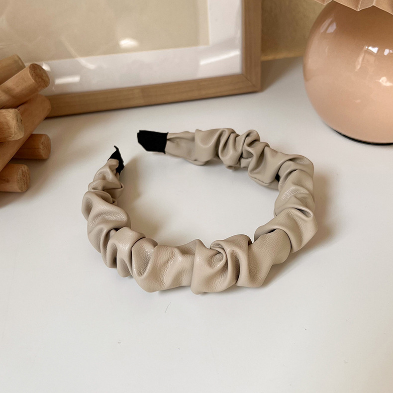 Retro leather pleated headband ~ Height-increasing PU leather Korean autumn and winter new headband, fashionable and simple, for women to slim their hair pic 9