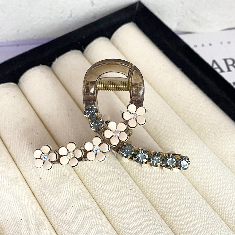 High-end camellia semi-tied hair clips for women, a niche hair accessory with diamonds, simple and elegant style, small grappling clips, less hair volume, shark clips pic 14