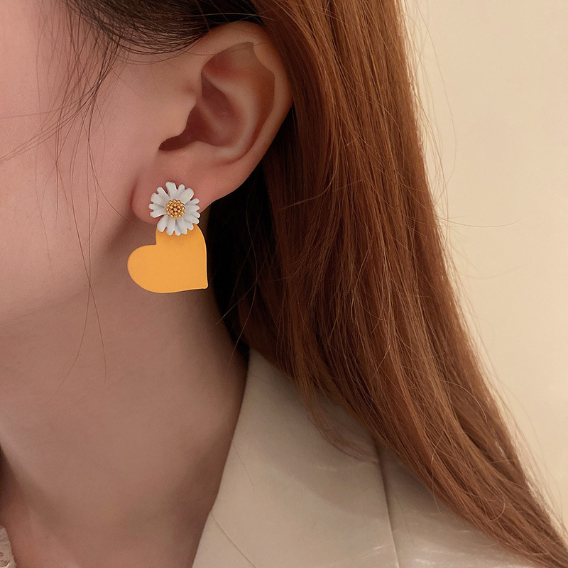 Silver needle yellow flower tassel stud earrings, super fairy-like spring and summer sweet earrings, fashionable, light luxury and high-end earrings for women pic 3