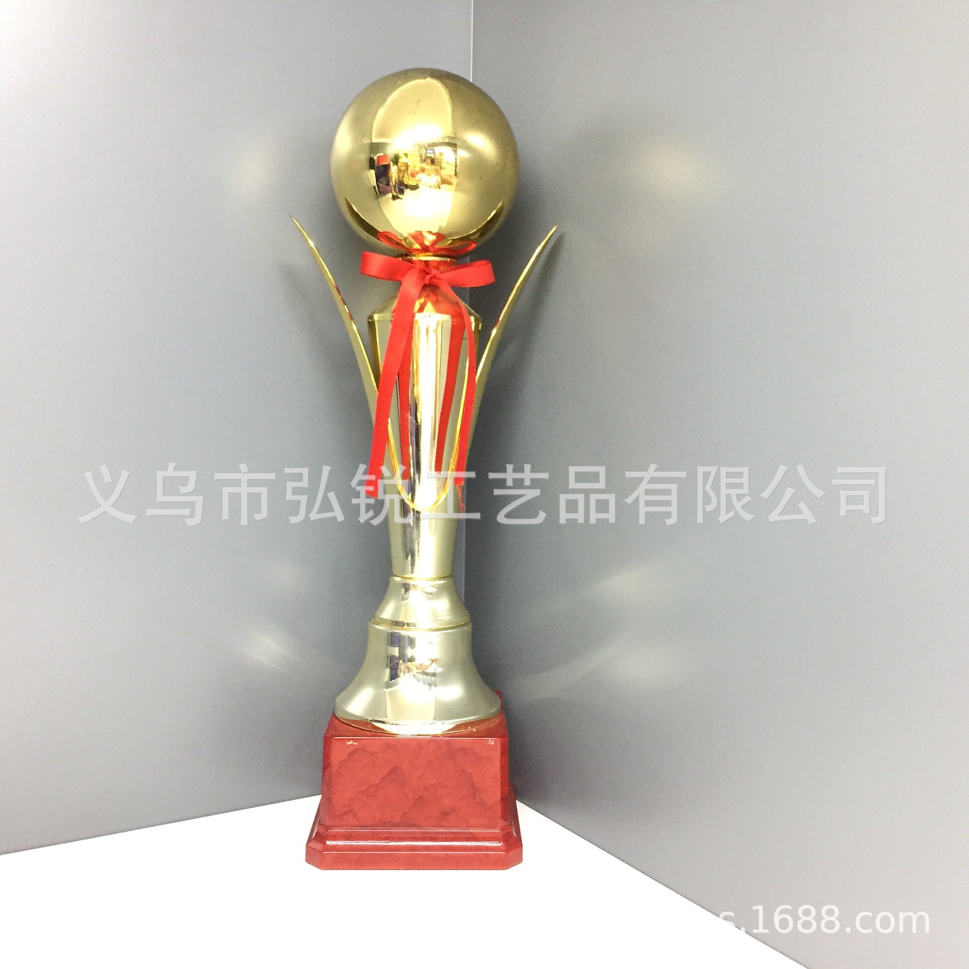 热销批光面球塑料奖杯运动体育比赛学生奖品纪念颁奖励创意可定制logo详情3