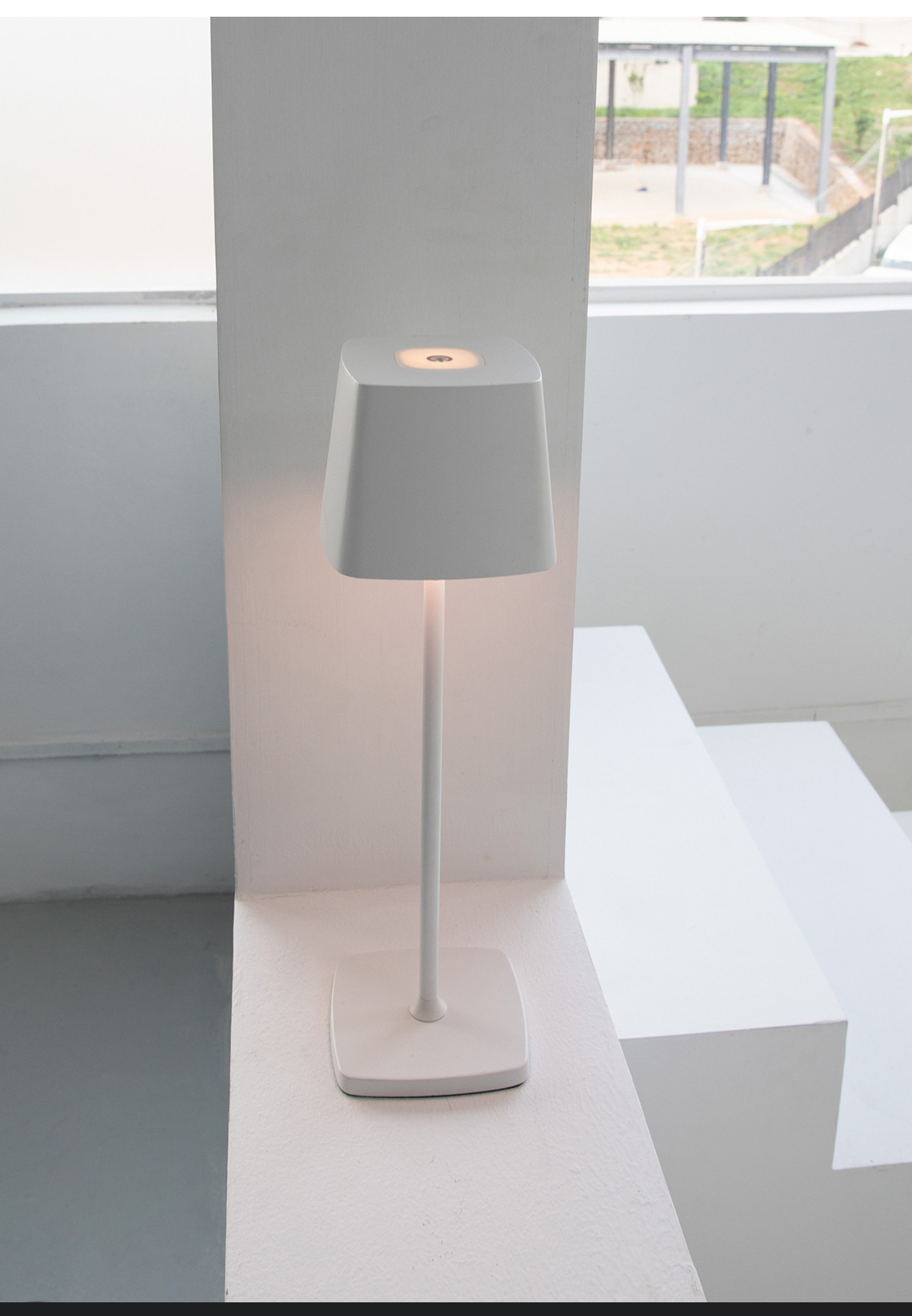Новая модная лампа с коротким прикроватным столом, закрывающая глаза от USB lightnight lightning pic 10