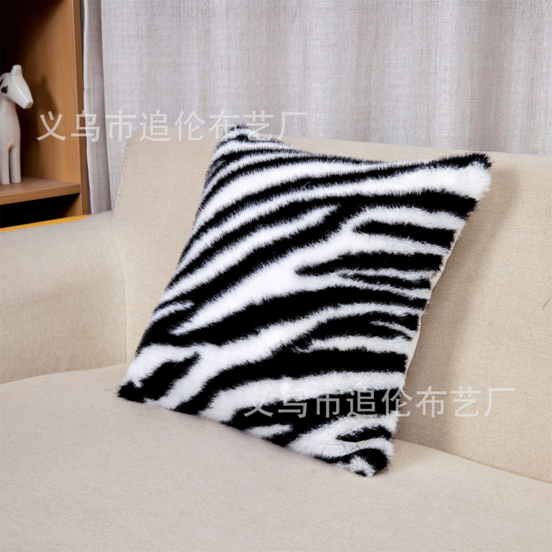 新款抱枕套棋盘格千鸟格毛衣纹仿貂毛轻奢高档可水洗简约靠枕套详情3