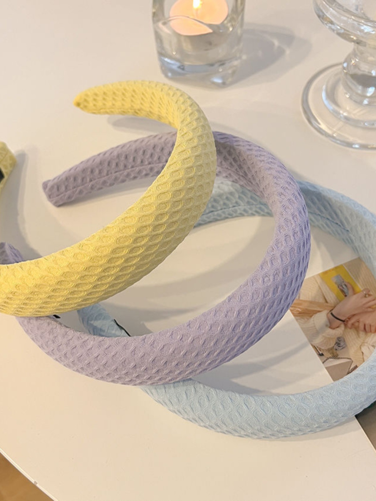 The cream-colored waffle hairband is sweet and versatile. The sponge headband has a mesh and a solid-colored hairpin. It is a face wash and hair accessory from Japan and South Korea pic 5