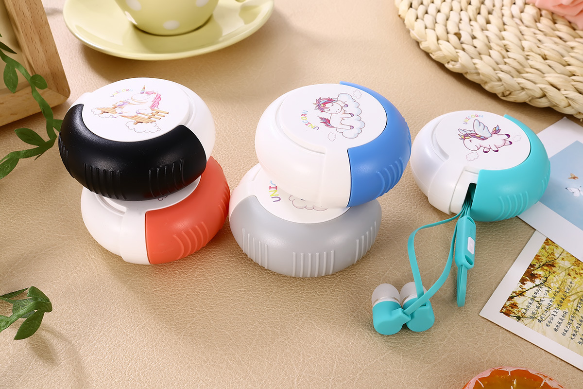 The cute student cartoon in-ear wired headphones with a high level of appearance and a storage case support KTV call answering buttons pic 30
