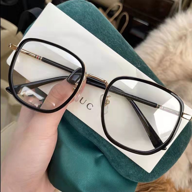 The same style of large face anti-blue light slimming natural face glasses as Internet celebrities, olive green anti-ultraviolet Douyin live streaming Instagram glasses pic 5
