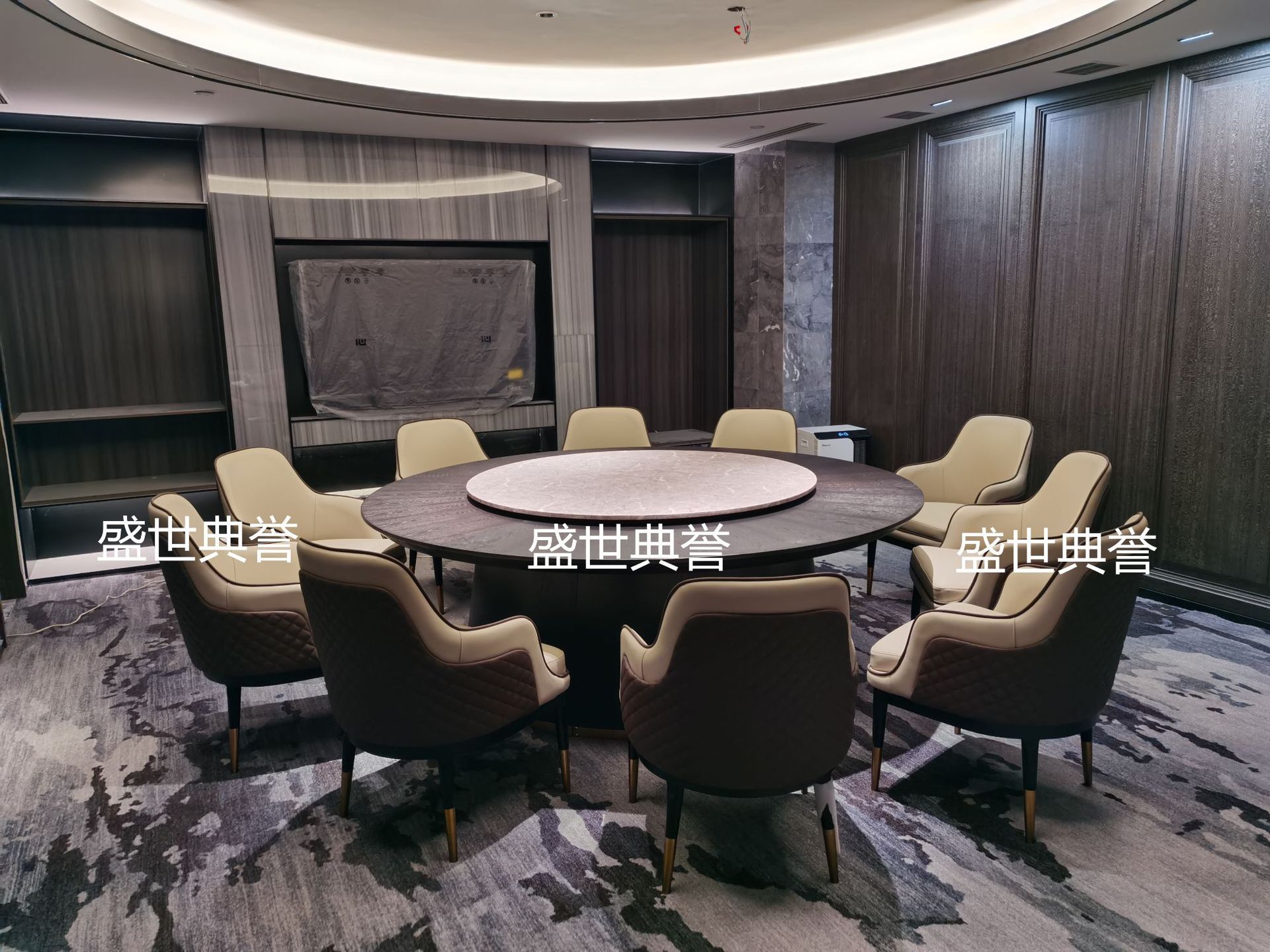 Solid wood dining tables and chairs for five-star hotels in Anshan, solid wood Bentley chairs for seafood hotels, modern light luxury dining chairs and armchairs pic 14
