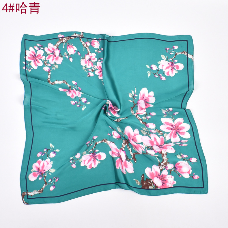 Wholesale of the new sweet floral pattern imitation silk scarves for autumn and winter 2022. Fashionable and elegant 70-square-meter scarves are versatile pic 28