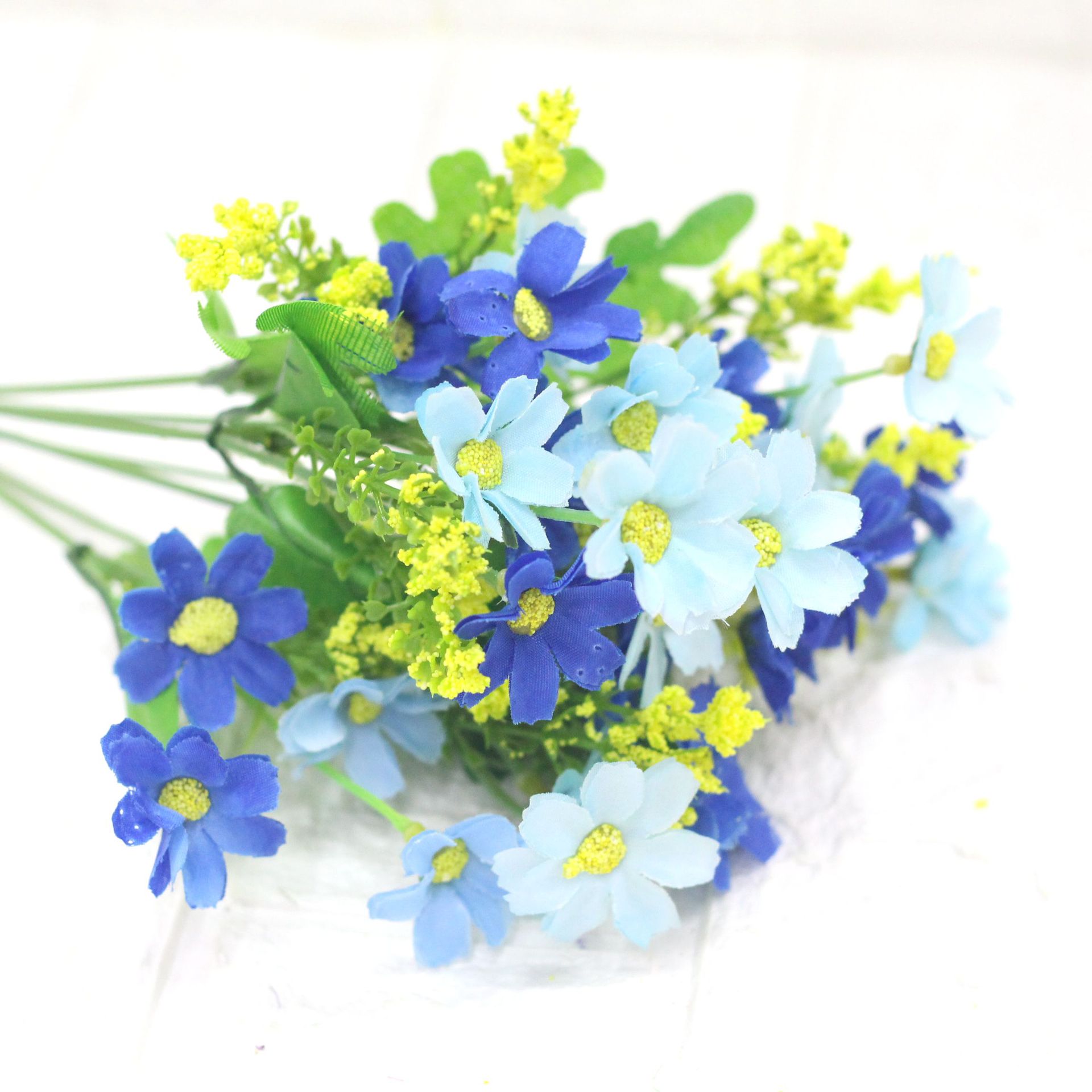 Factory wholesale of garden flowers, artificial flowers, fake flowers, 28-head jumping orchid chrysanthemums, small daisies, wedding project flowers pic 14