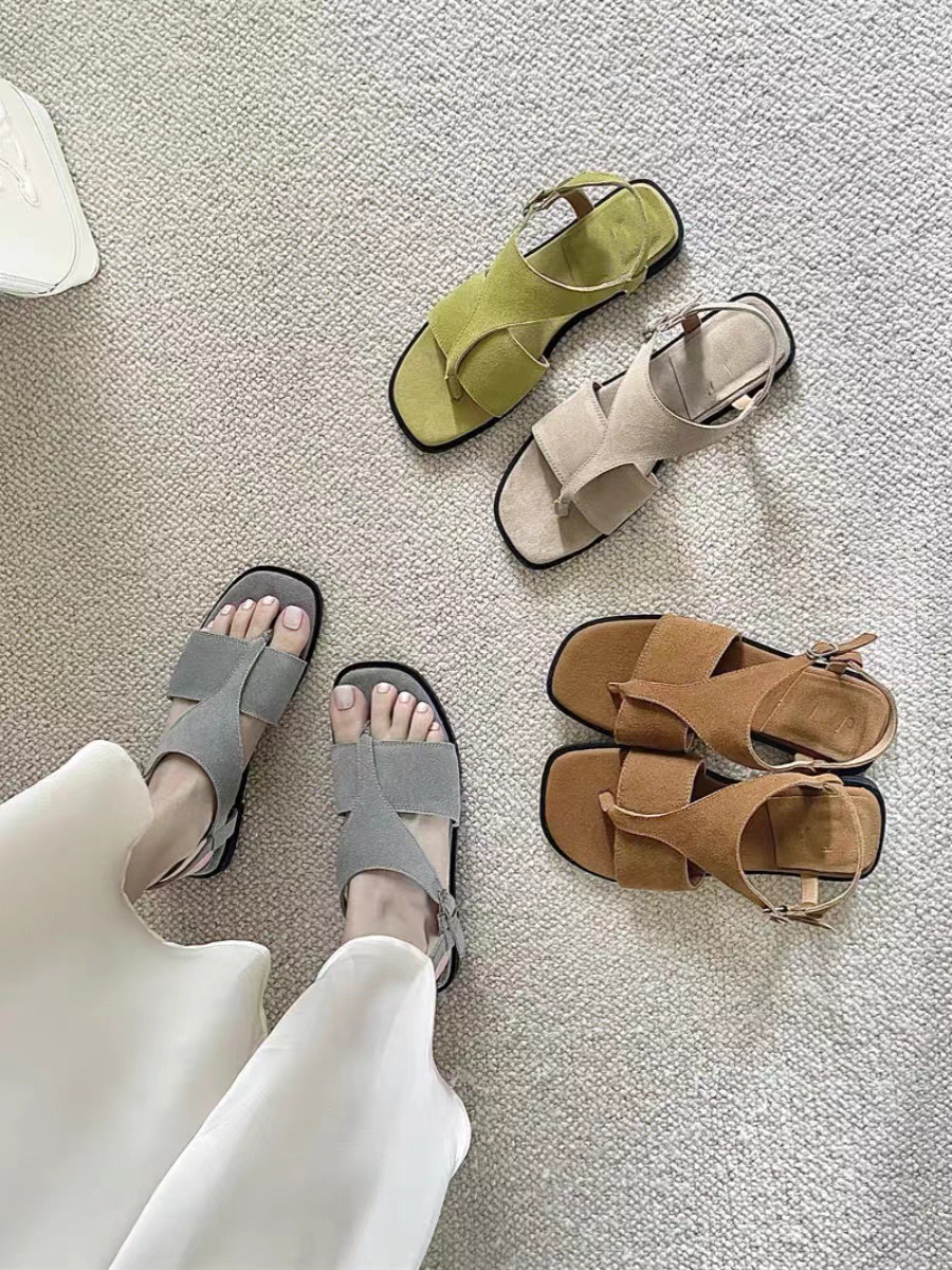 小众设计感真皮平底凉鞋女2024夏新款复古百搭扣带夹脚罗马沙滩鞋详情20