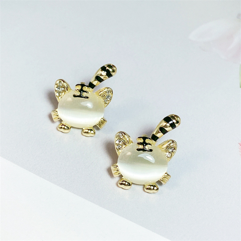 日系可爱本命年老虎胸针ins潮个性别针领针防走光扣开衫西装配饰详情1