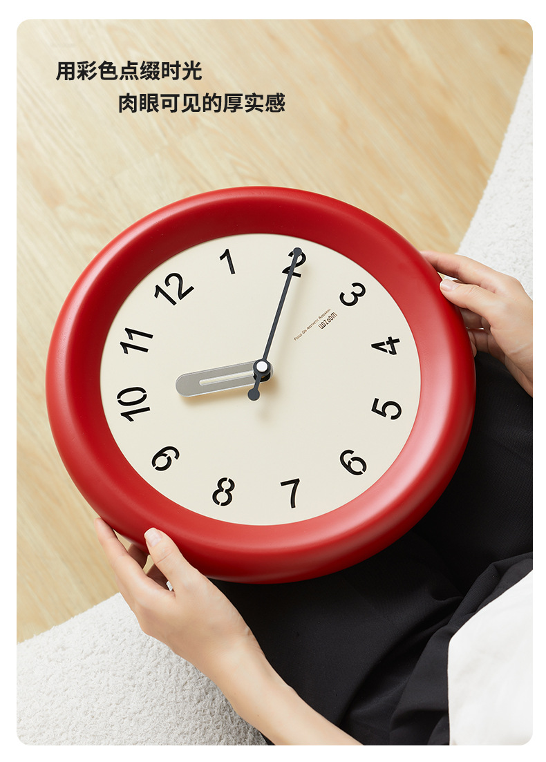 The Mandelda hole-free living room wall clock is a modern, simple and creative clock. The bedroom clock is a fashionable and light luxury decorative clock pic 12