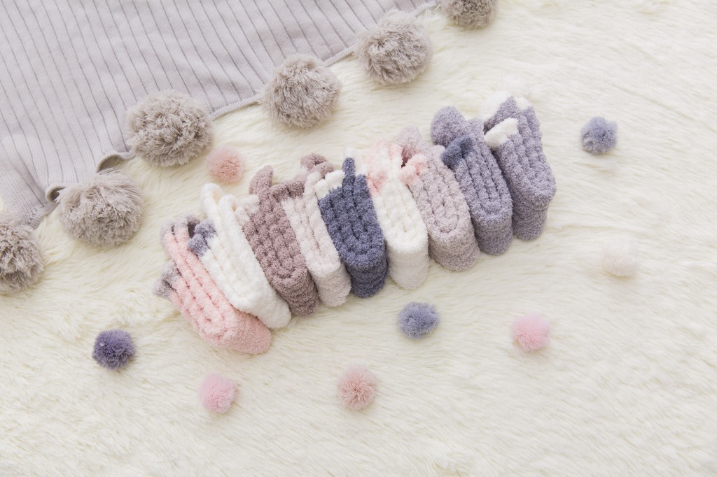 珊瑚绒女袜子批发 韩版家居珊瑚绒加绒加厚保暖中筒地板袜详情6