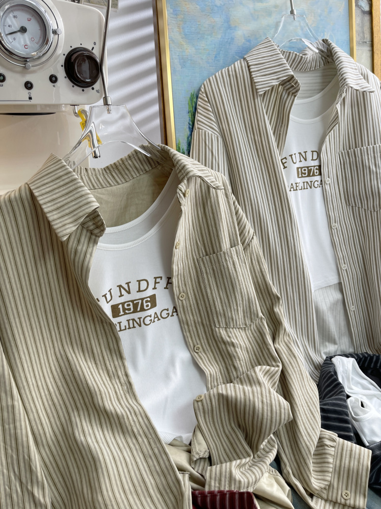Dongdaemun, South Korea, early autumn new Korean-style vertical striped long-sleeved shirt for women, loose and casual, stylish shirt trend 4730 pic 1