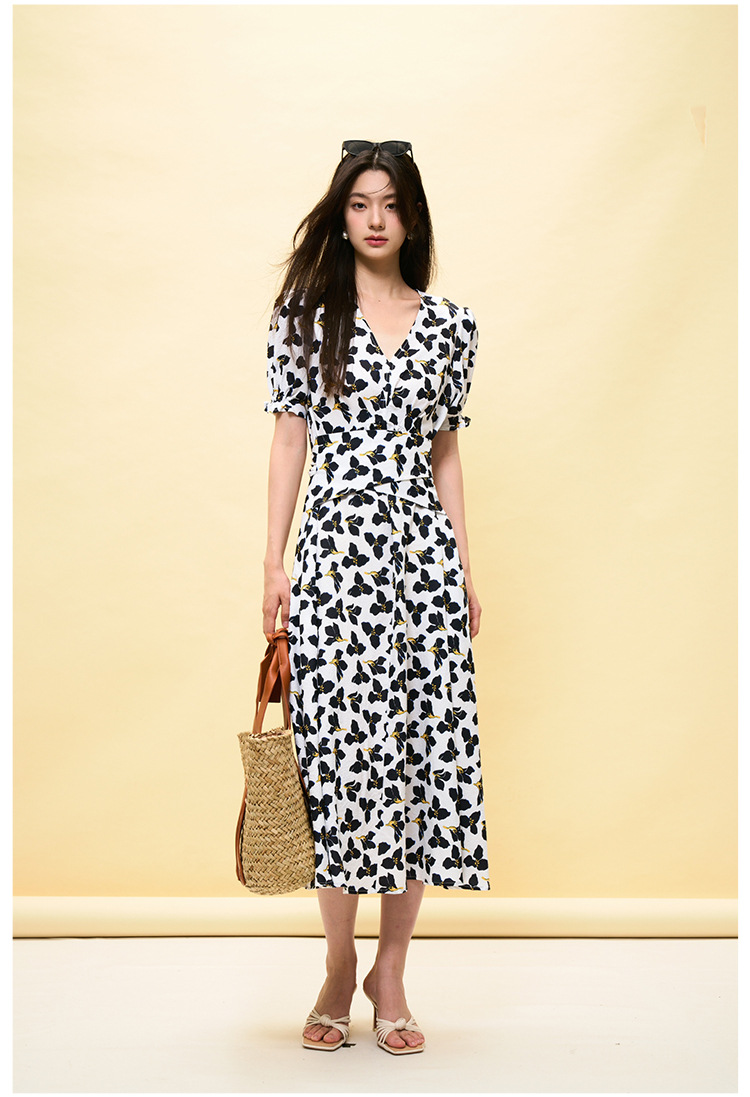 【 Shengdu 】 Summer New French-style printed V-neck, waist-cinching and slimming, puffed sleeves, large skirt hem floral print dress pic 15
