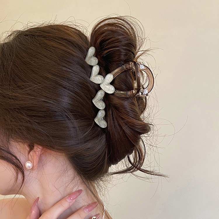 Elegant, heart-shaped claw clip for women, high-end shark clip, simple and versatile clip, headwear, hair clip, back of the head, hair clipper, ins pic 14