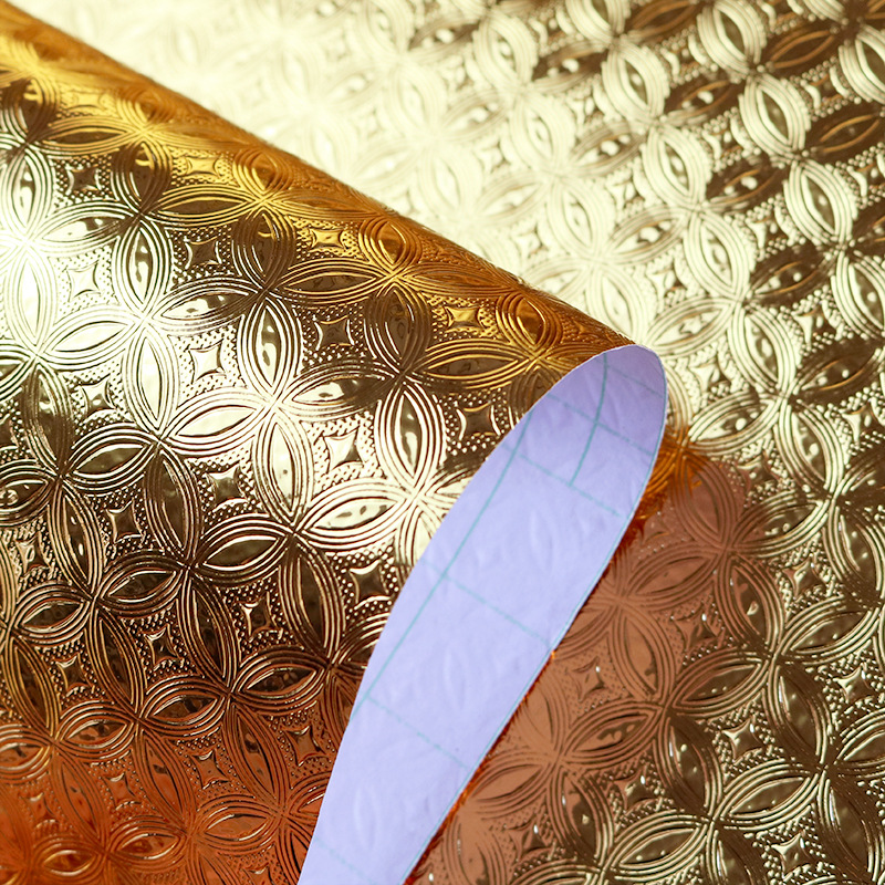 金色自粘墙纸厨房防油贴纸耐高温橱柜防水防潮加厚铜钱纹装饰膜详情4