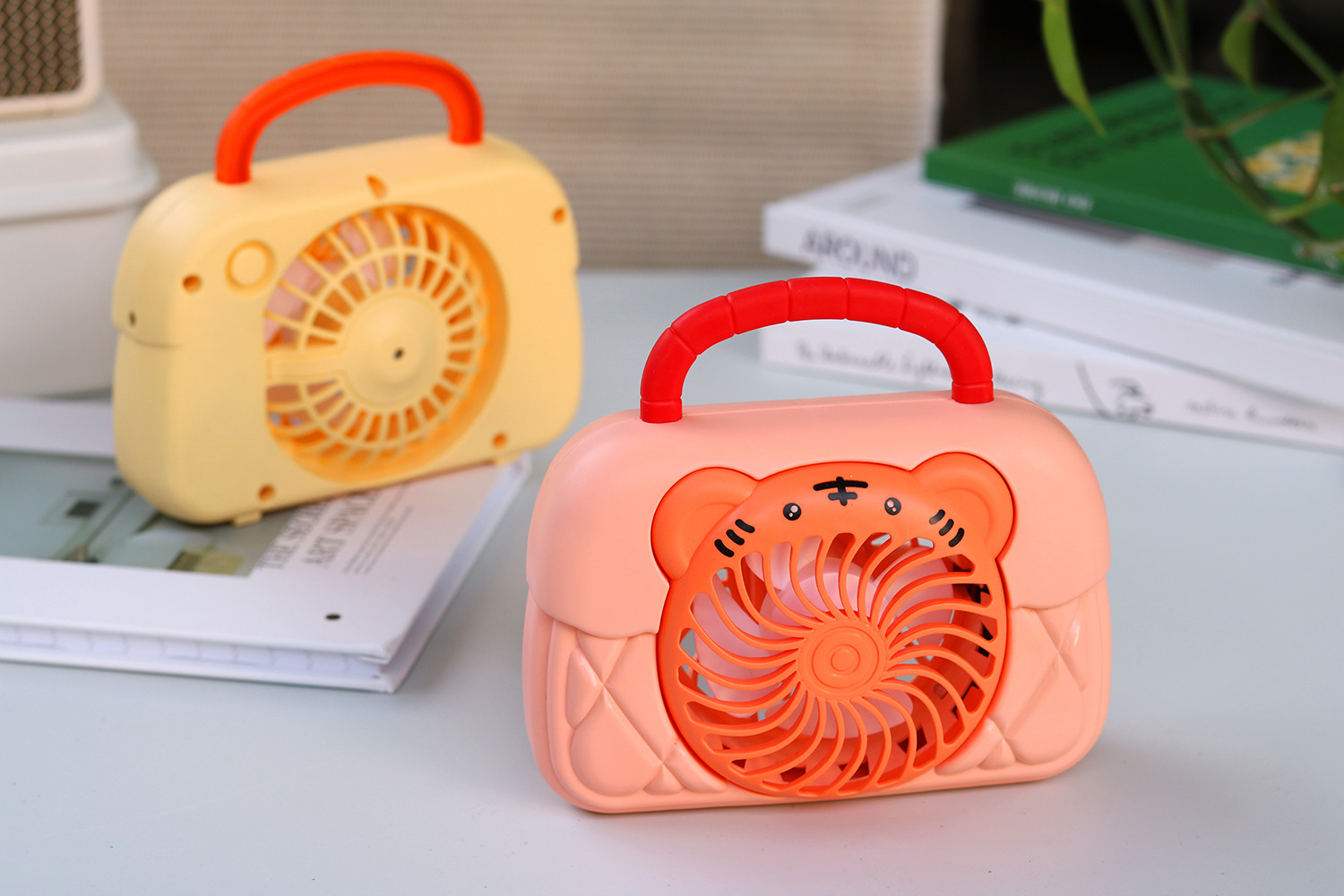 2022新款创意手提包风扇卡通老虎七彩夜灯相机风扇USB充电桌面照相机风扇详情8