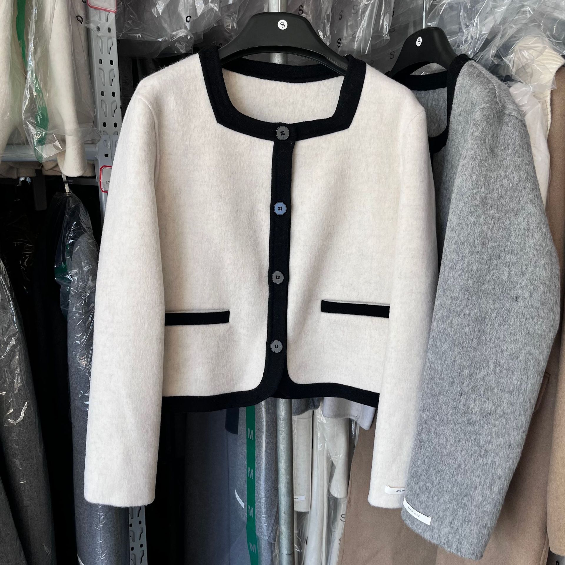 French chanel-style short double-sided wool and woolen coat for women to look younger and petite in spring. Cashmere Hepburn style top pic 35