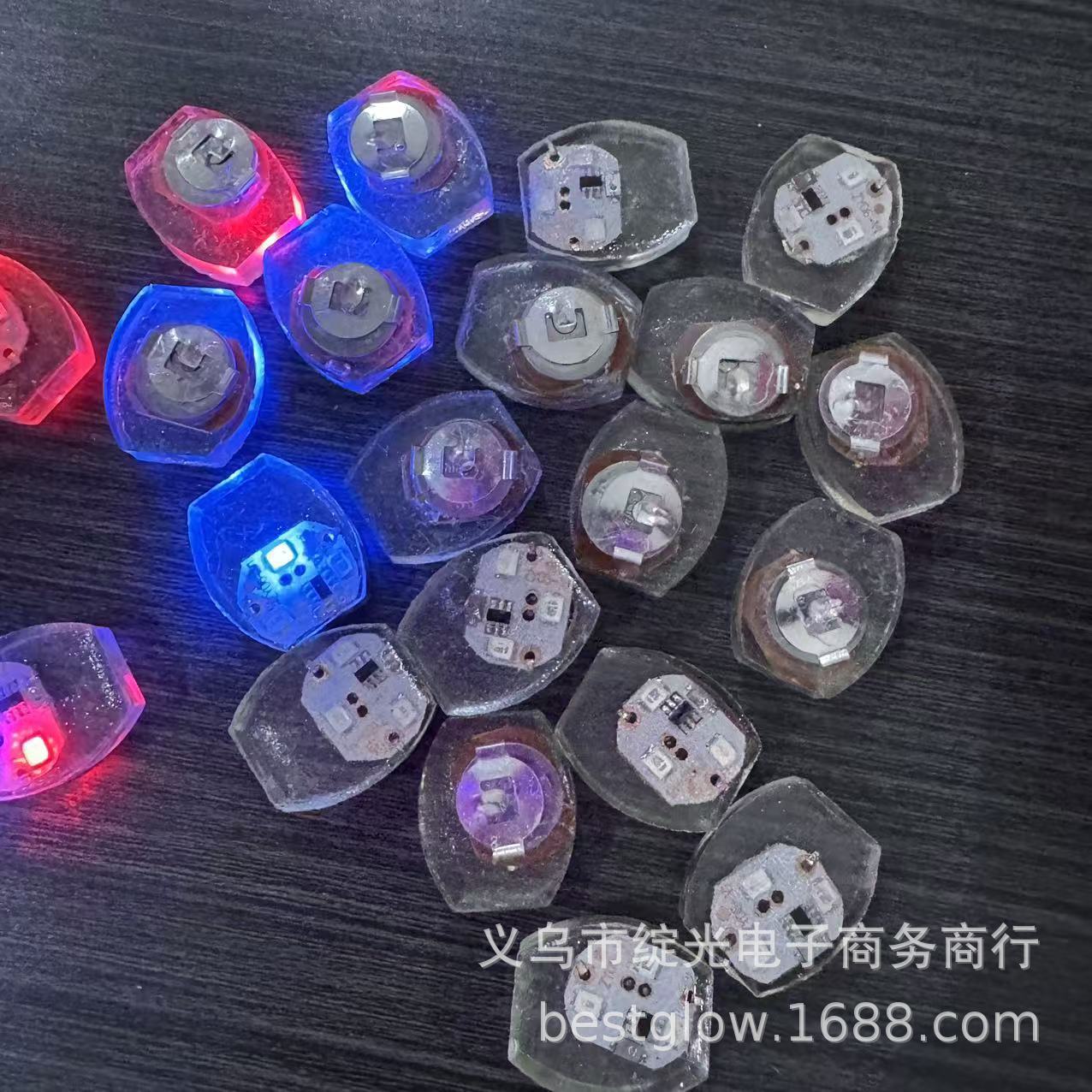 LED红蓝绿鞋灯方灯椭圆灯防水灯震动发光闪灯服装灯机芯电子配件详情5