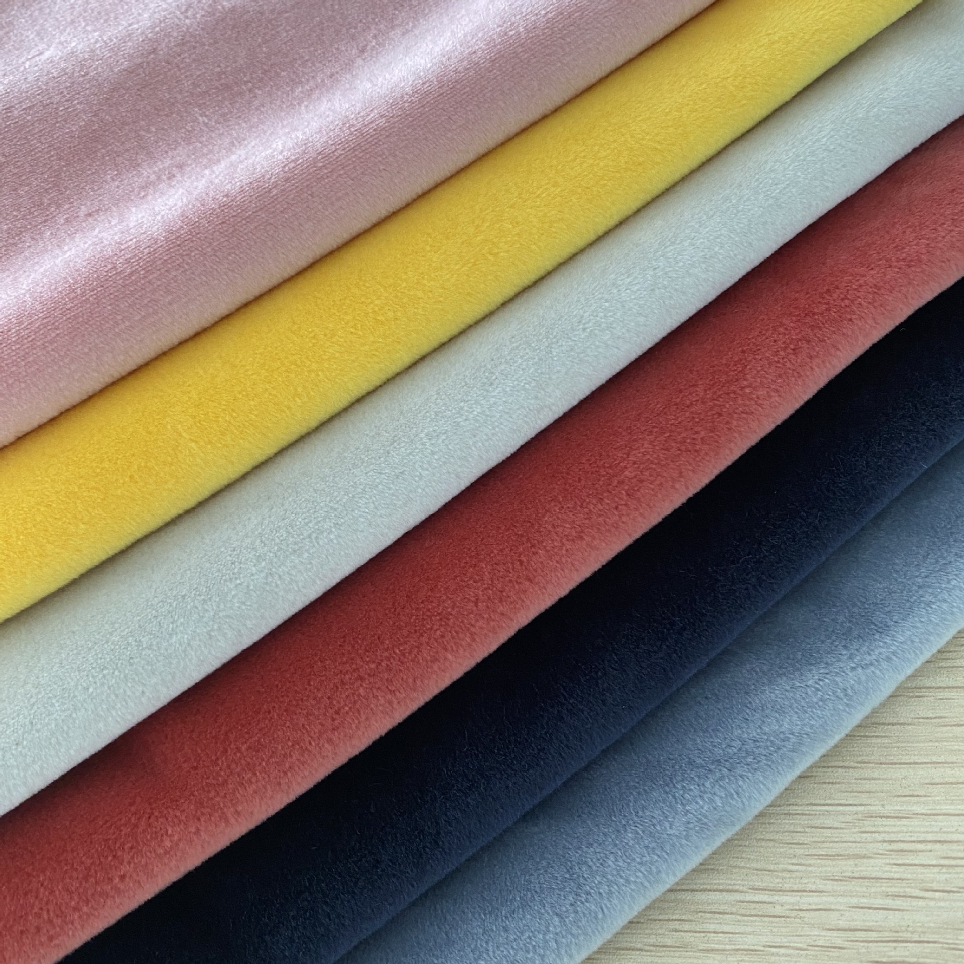 The manufacturer produces spandex super soft silver fox fleece four-sided elastic plush fabric and crystal fleece clothing and home textile fabric pic 7