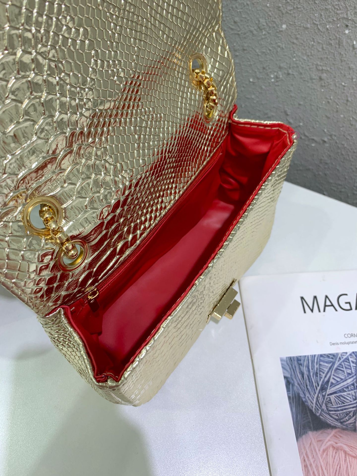 Chanel snake-patterned diamond bag, single-shoulder crossbody bag, crystal gemstone hot mom bag, flower sequined chain bag, water diamond bag pic 17