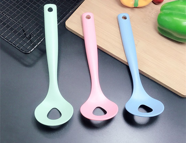 Kitchen gadgets: Meatball and meatball maker, hand-free meatball and fish ball extruder, creative plastic pill-pressing spoon pic 5