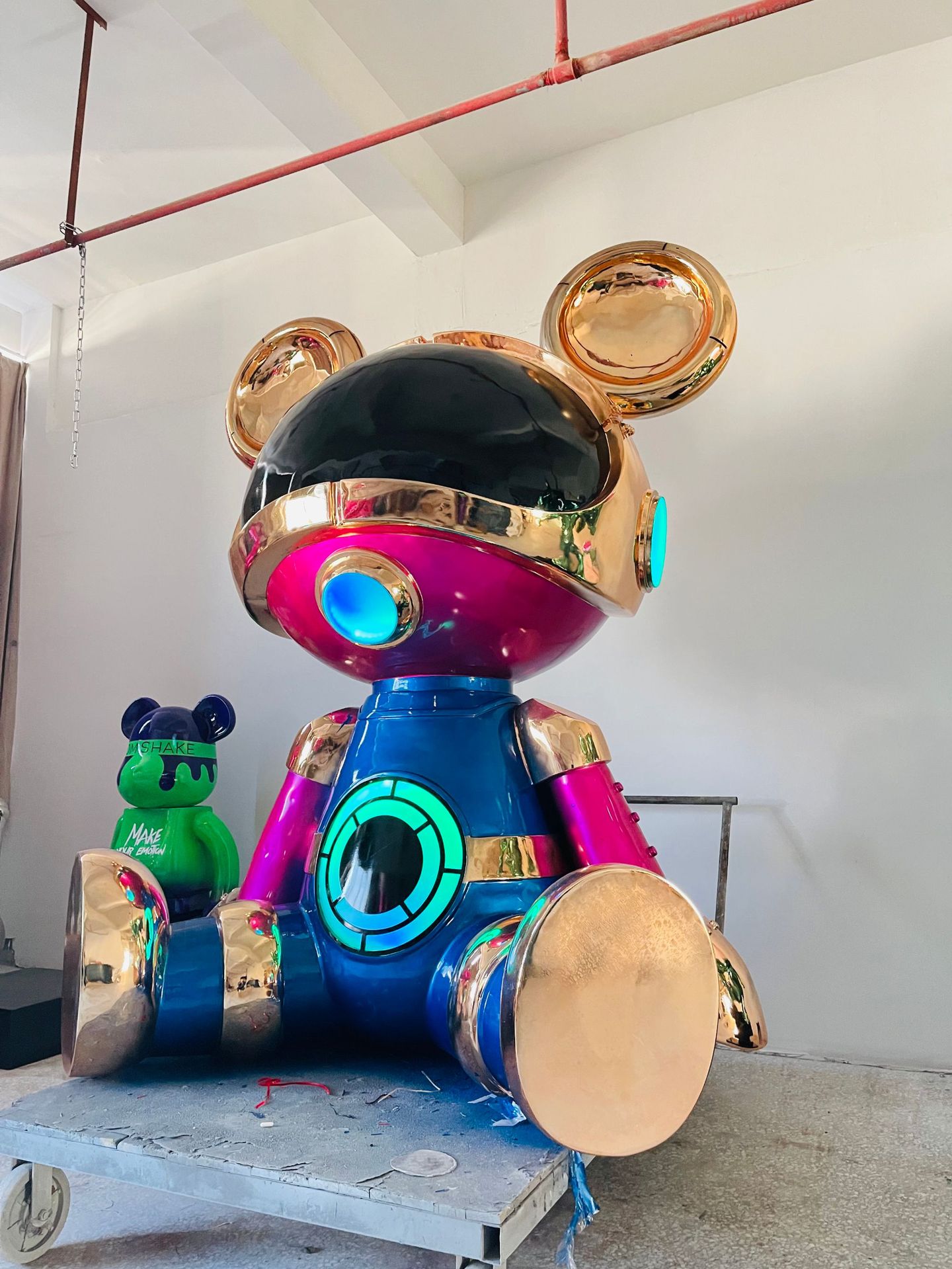 Cartoon robot bear large decorative items, modern light luxury living room floor-standing sculptures, shopping mall opening, relocation gifts, craft decorative items pic 7