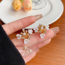 不对称绿色花瓣耳环高级感百搭复古珍珠耳坠女925银针耳饰品批发详情2