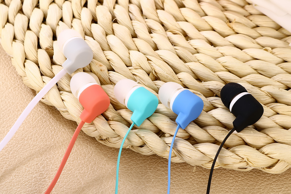 The cute student cartoon in-ear wired headphones with a high level of appearance and a storage case support KTV call answering buttons pic 32