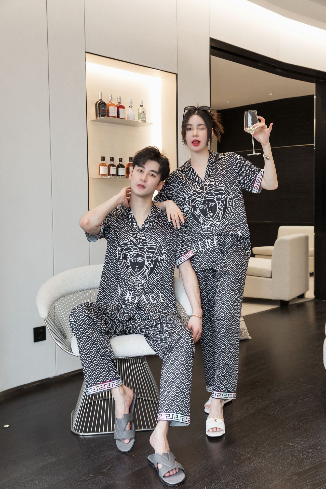 春夏新款冰丝情侣睡衣女短袖长裤套装男士高级感家居服外穿欧美风详情6