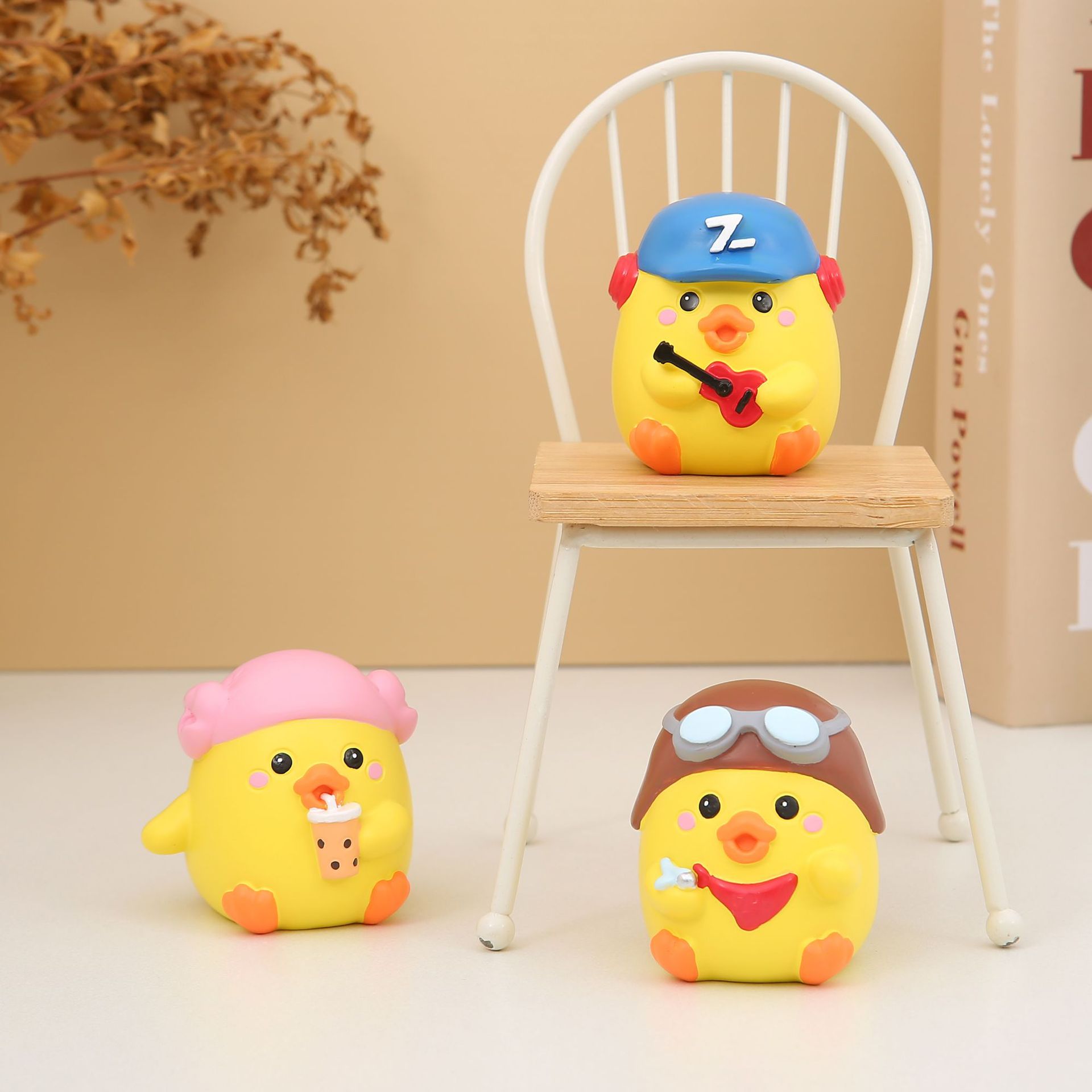 Cute cartoon car ornaments, creative duck resin handicrafts, office desk decorations, cake baking accessories pic 2