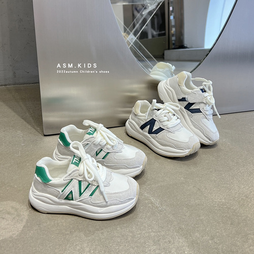 夏萌童鞋2022秋季新款男女童拼色软底板鞋儿童便捷侧魔术贴休闲鞋详情14