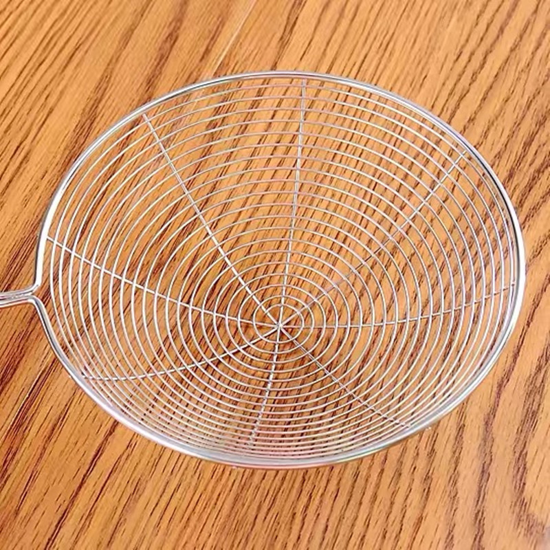The manufacturer supplies stainless steel wire strainers, wire strainers, filter spoons, and deep-frying net spoons for wholesale at two yuan pic 3