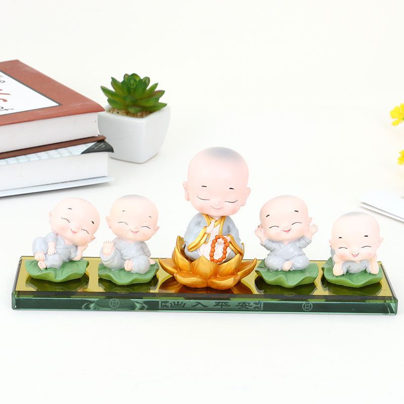 可爱童年小和尚水晶座汽车摇头摆件车载饰品组合套装一件代发详情3