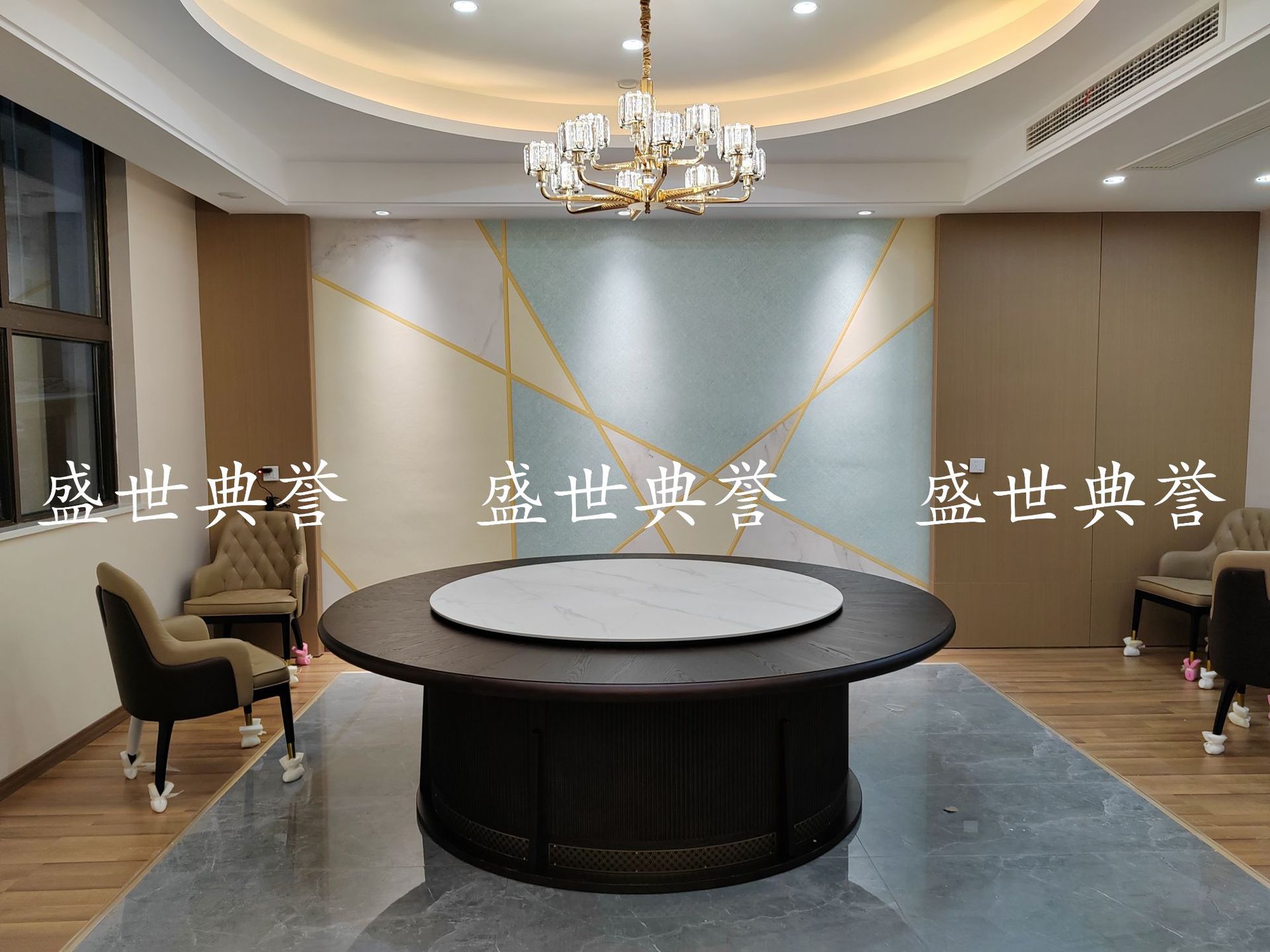 Xinyang high-end club electric dining tables and chairs, hotel new Chinese-style solid wood dining tables, restaurant private rooms automatic turntable dining tables pic 10