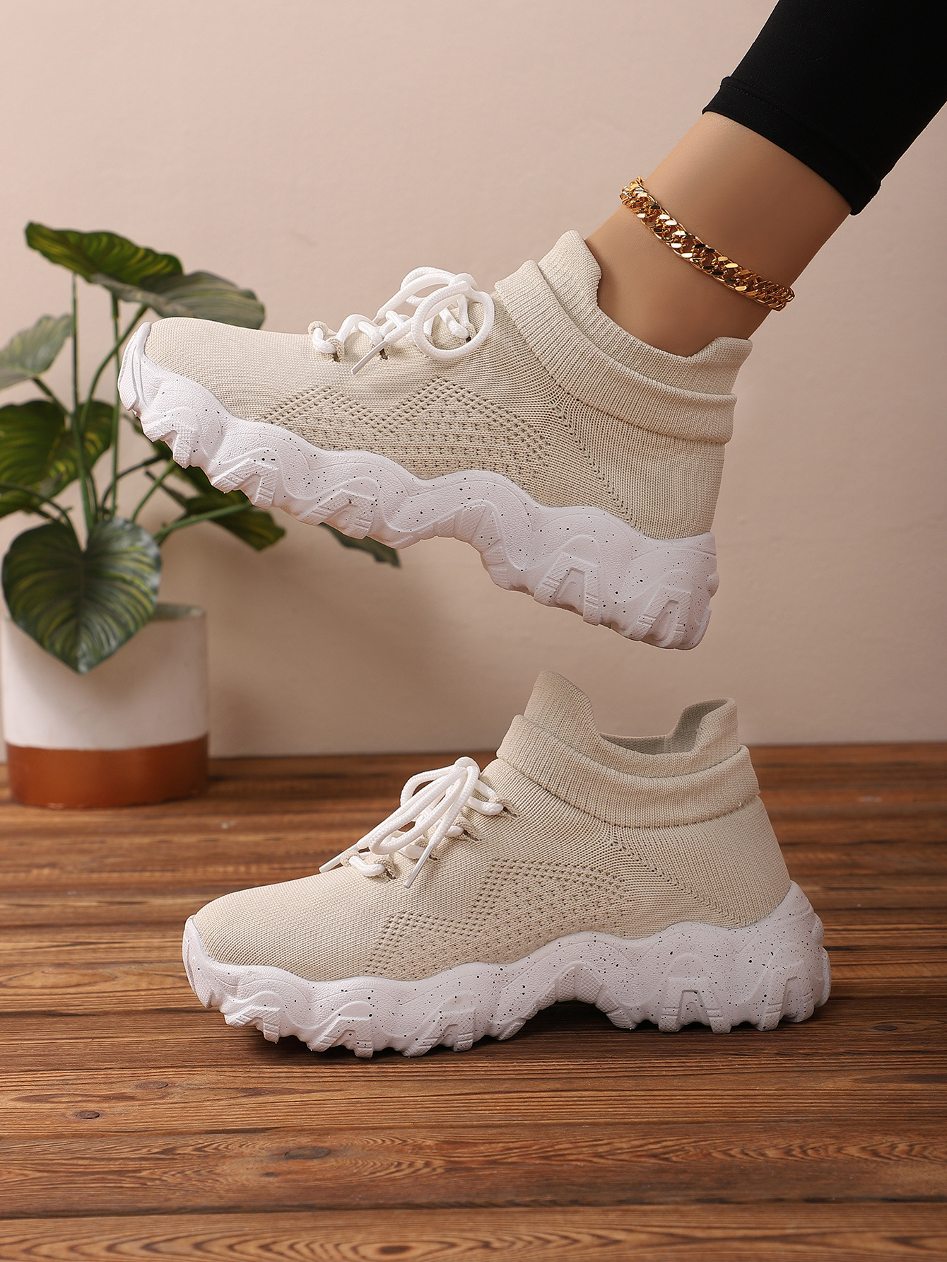 新款女士袜子鞋舒适平底运动鞋跨境大码户外跑步鞋详情2