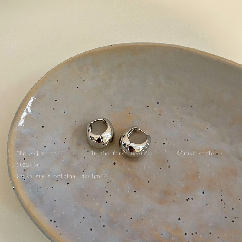 Wholesale of popular brushed frosted stud earrings for women with a light luxury and high-end InS-style, golden round stud earrings in the style of love beans pic 17