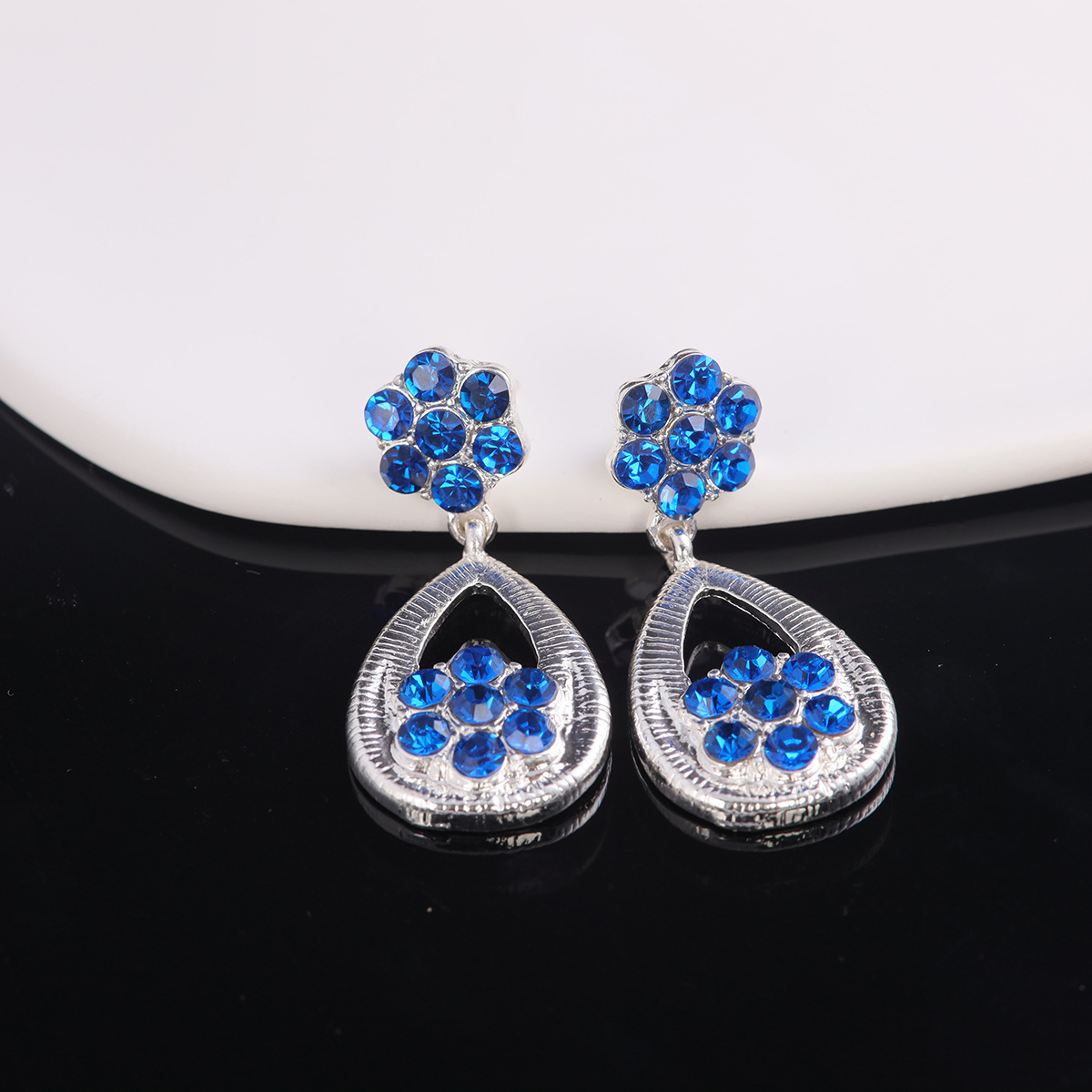 中古vintage高级感欧美风气质设计感百搭亮银镶钻蓝色花朵耳饰详情2