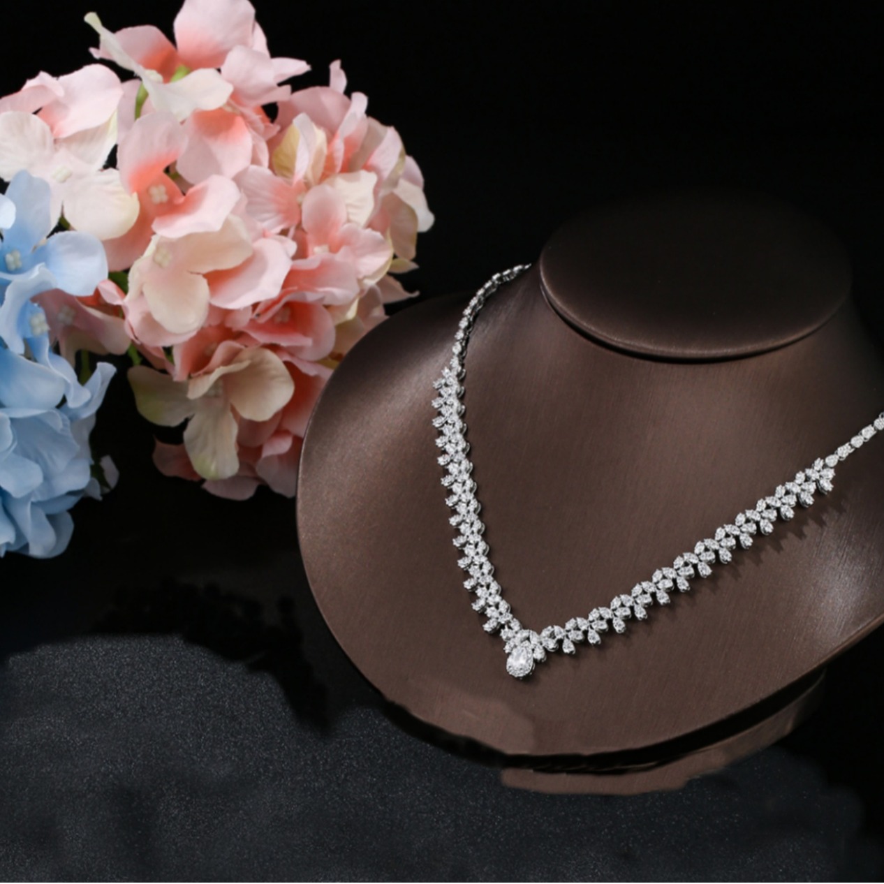 跨境新款四件装新娘套装铜微镶锆石婚礼配饰项链耳环手链戒指详情4