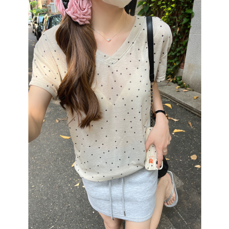 轻薄亲肤V领波点设计感遮肉显瘦打底短袖T恤女夏季新品百搭上衣潮详情43