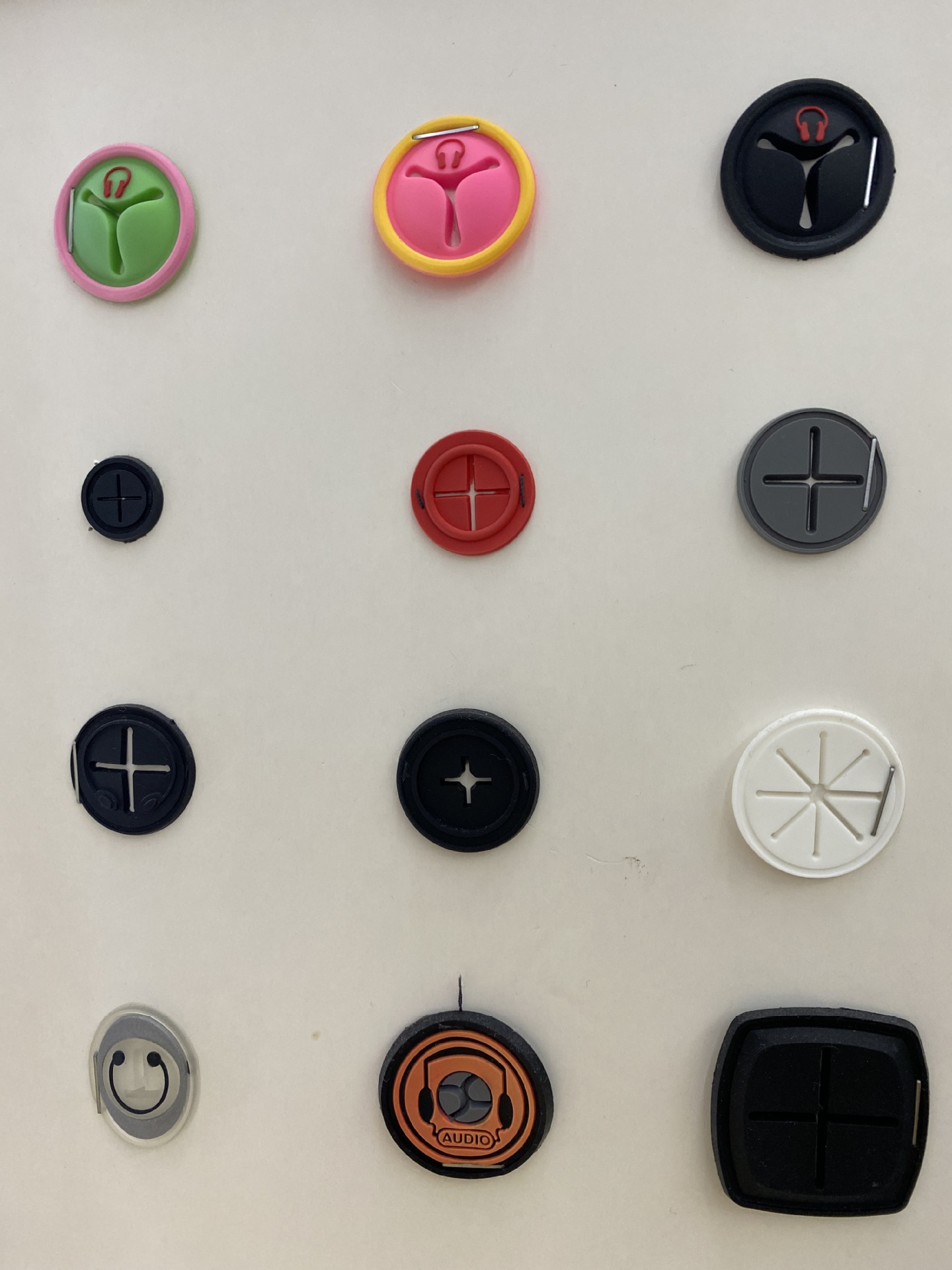cd hole, leather label, soft rubber, epoxy resin, two-color round headphone jack, various pattern shapes, rubber stamps, silicone pull tags pic 6