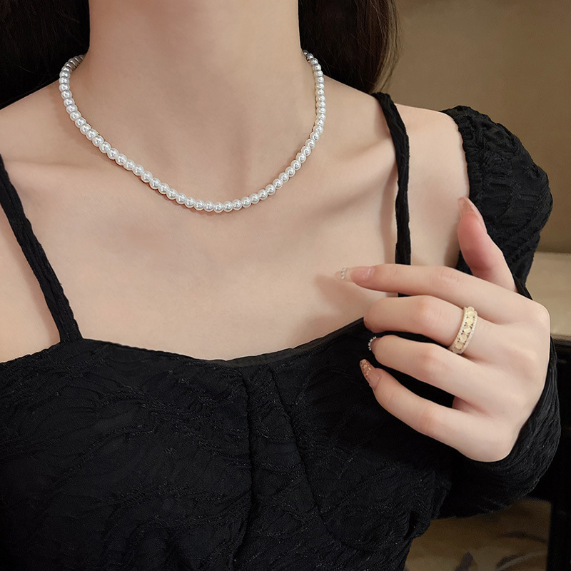 French retro high-end pearl necklace with a unique feminine charm, simple and elegant sweater chain, gentle and fairy-like accessory pic 17