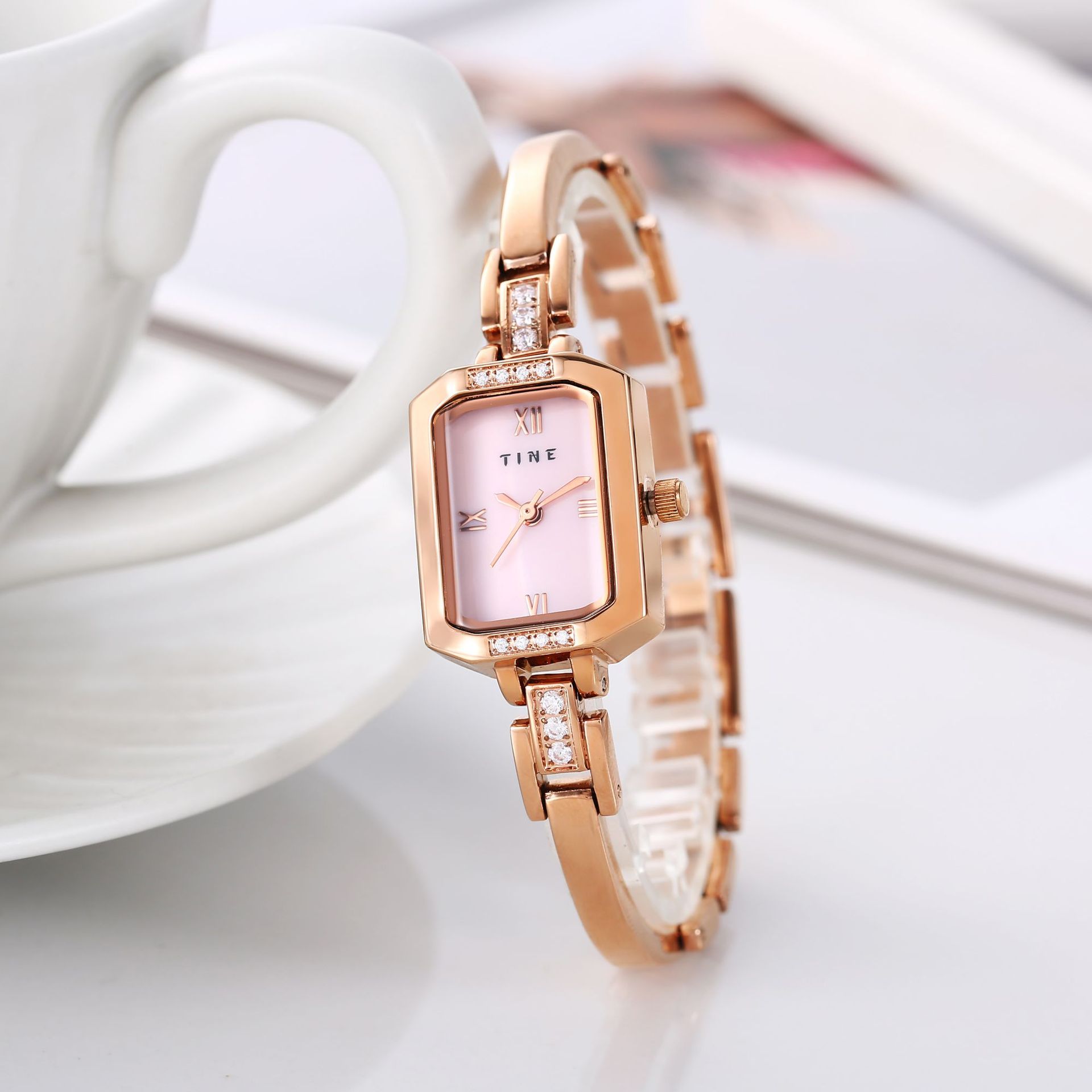 High-end quartz watches for women, cross-border wholesale, waterproof, fashionable and niche square bracelet watches for women pic 9
