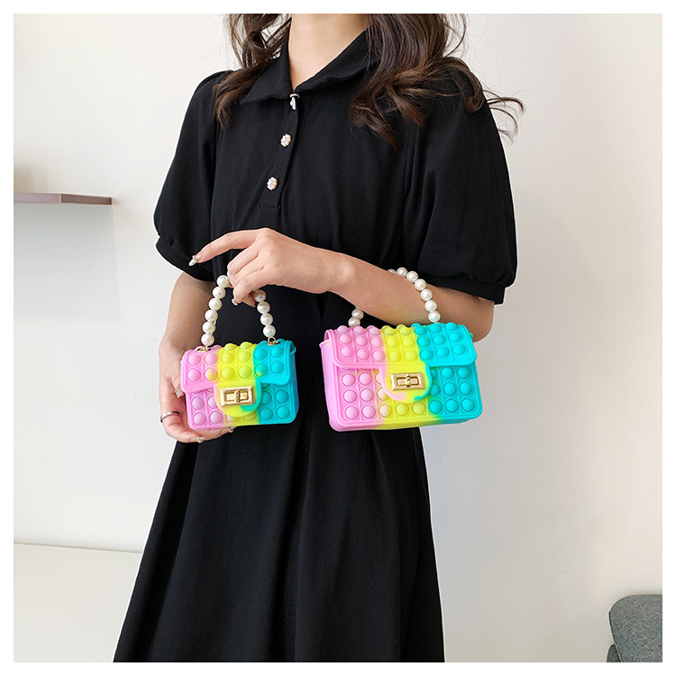 A new silicone bag for women in spring 2022, a trendy and avant-garde rat-killing pearl chain small square bag pic 20